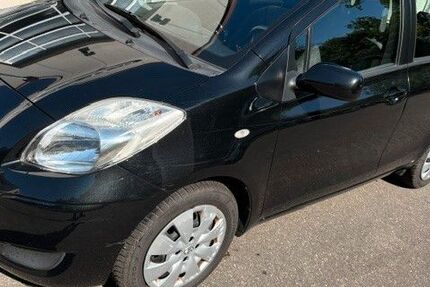 Toyota Yaris 171.661 km 3.250 &euro; Freiburg 79110