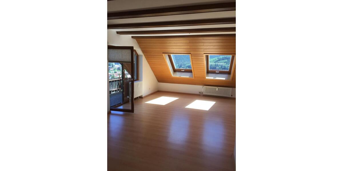 Dachgeschoßwohnung Titisee-Neustadt Neustadt - 2 Zimmer, 58 m&sup2;, 135.000&euro; | Angebot:26410219
