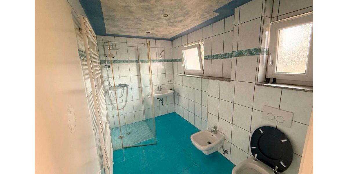 Einfamilienhaus Furtwangen im Schwarzwald - 5 Zimmer, 180 m&sup2;, 300.000&euro; | Angebot:27244512