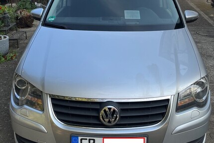 VW Touran 302.000 km 2.499 € Gottenheim 79288