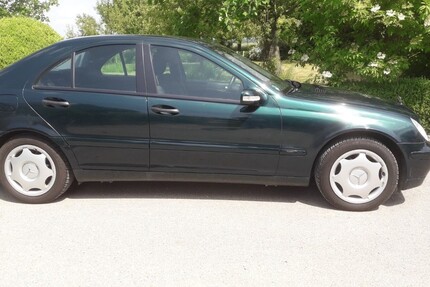 Mercedes-Benz C 240 193.500 km 3.500 € Au 79280