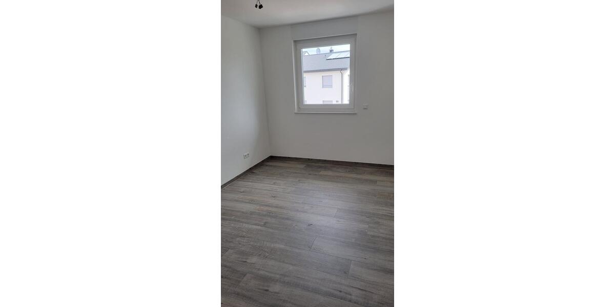 Reihenhaus Wyhl am Kaiserstuhl - 5 Zimmer, 124 m&sup2;, 1.700&euro; | Angebot:24176559