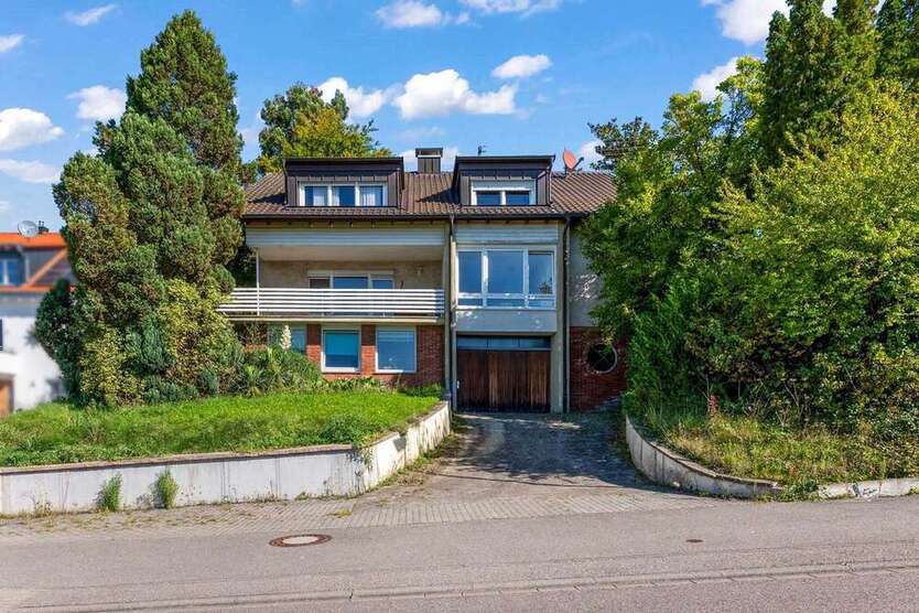 Haus zum Kaufen in Emmendingen 740.000 € 243 m² 7 zimmer