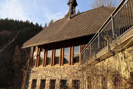 Haus Buchenbach - 20 Zimmer, 220 m&sup2;, 430.000&euro; | Angebot:25638040