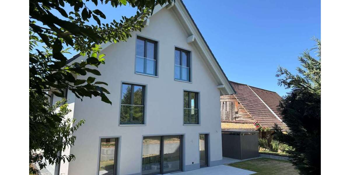 Einfamilienhaus Ebringen - 8 Zimmer, 201 m&sup2;, 1.195.000&euro; | Angebot:23475595