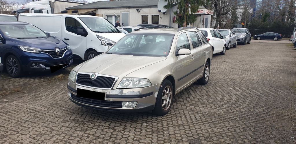 Skoda Octavia 346.272 km 1.300 € Freiburg 79108