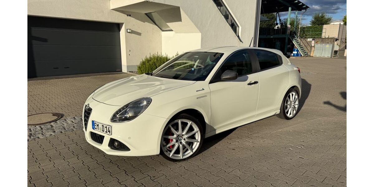 Alfa Romeo Giulietta 89.000 km 10.500 &euro; Teningen 79331
