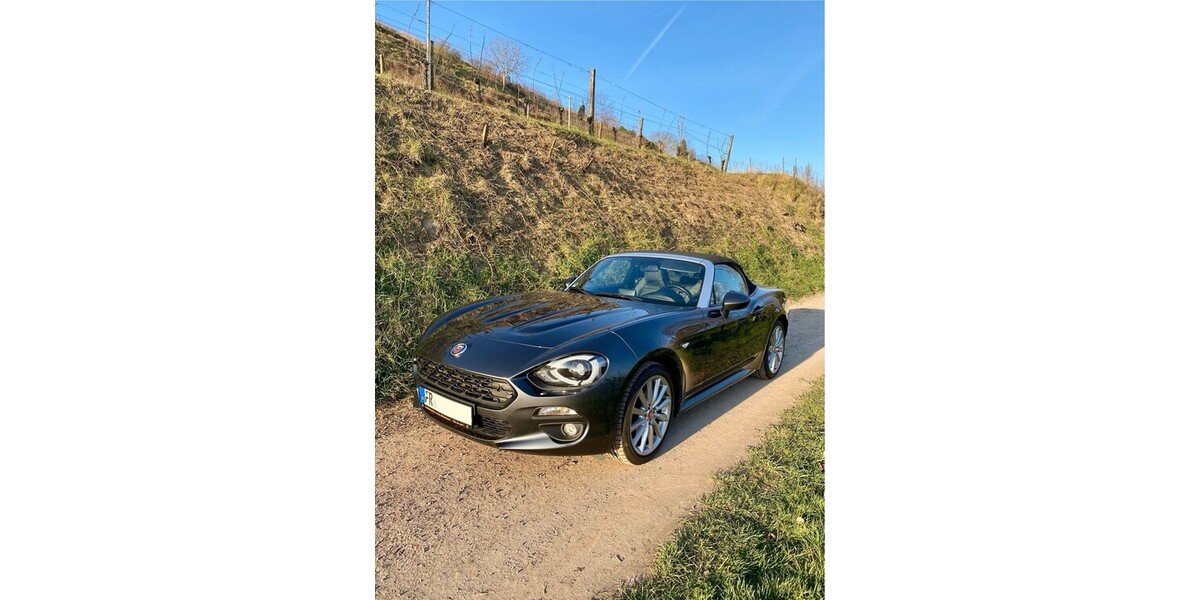 Fiat 124 Spider 33.853 km 19.500 &euro; Bötzingen 79268