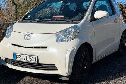 Toyota IQ 100.000 km 4.400 &euro; Freiburg 79111