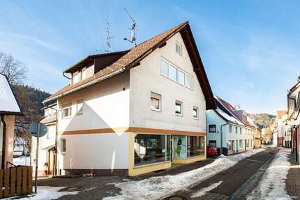 Haus Titisee-Neustadt Neustadt - 8 Zimmer, 238 m&sup2;, 399.000&euro; | Angebot:26552184