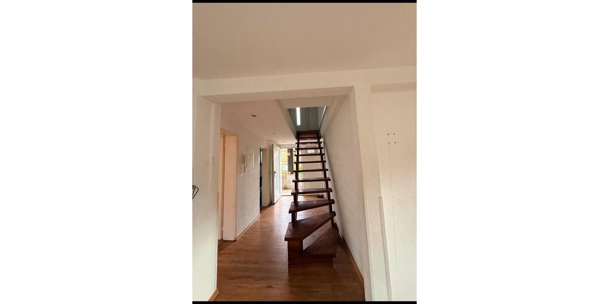 Einfamilienhaus Furtwangen im Schwarzwald - 5 Zimmer, 180 m&sup2;, 300.000&euro; | Angebot:27244512
