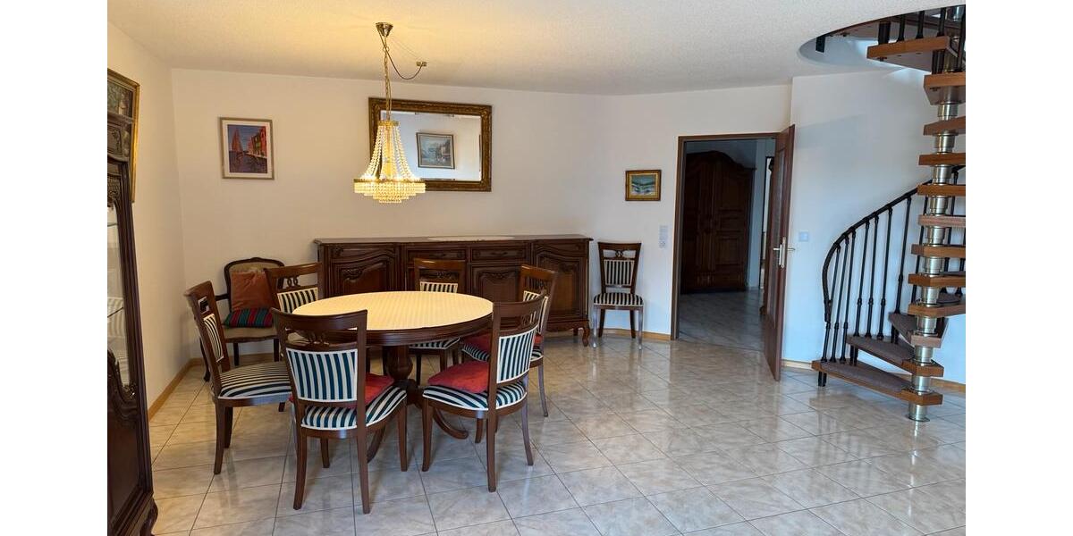 Maisonettenwohnung Umkirch - 5 Zimmer, 120 m&sup2;, 2.200&euro; | Angebot:26414078