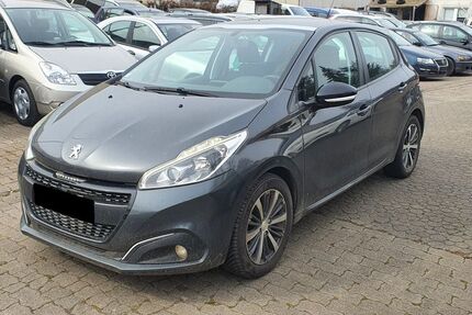 Peugeot 208 156.646 km 3.900 &euro; Freiburg 79108
