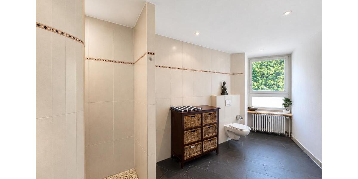 Erdgeschoßwohnung Badenweiler - 5 Zimmer, 181 m&sup2;, 468.000&euro; | Angebot:27007608