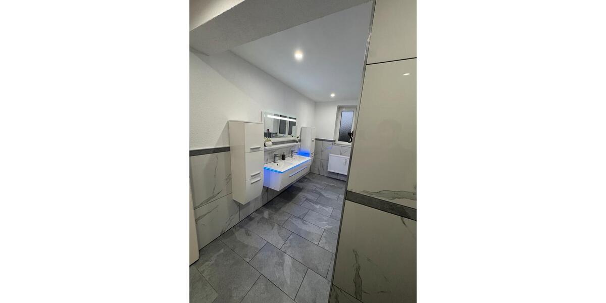 Etagenwohnung Eschbach - 6 Zimmer, 154 m&sup2;, 350.000&euro; | Angebot:25895206