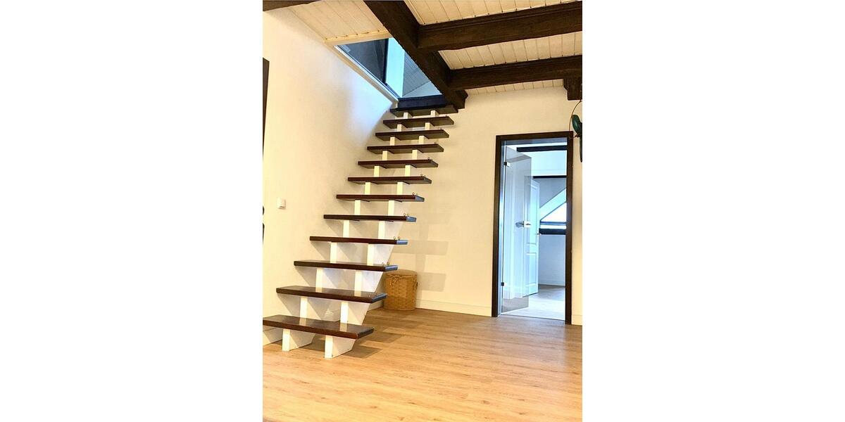 Etagenwohnung Freiburg im Breisgau - 2 Zimmer, 94 m&sup2;, 1.300&euro; | Angebot:25145589