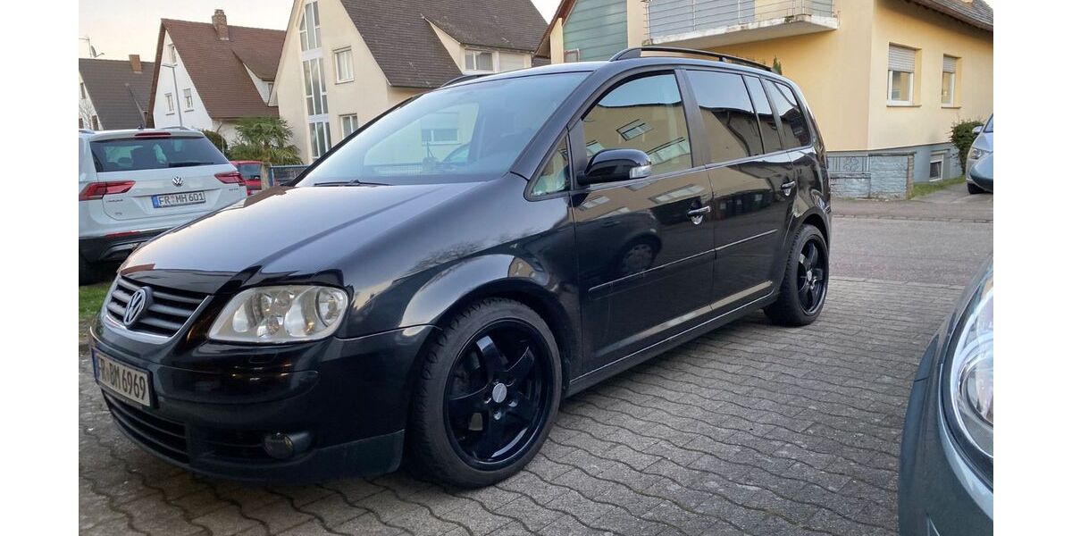 VW Touran 244.000 km 1.500 &euro; Freiburg 79110