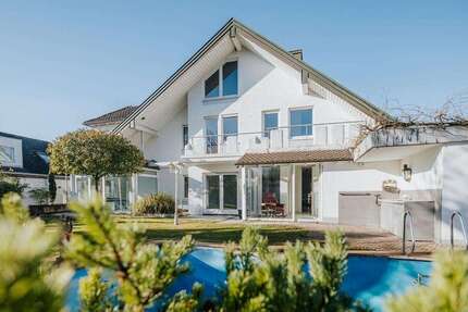 Haus zum Kaufen in Breisach 850.000 € 220.43 m² 9 zimmer