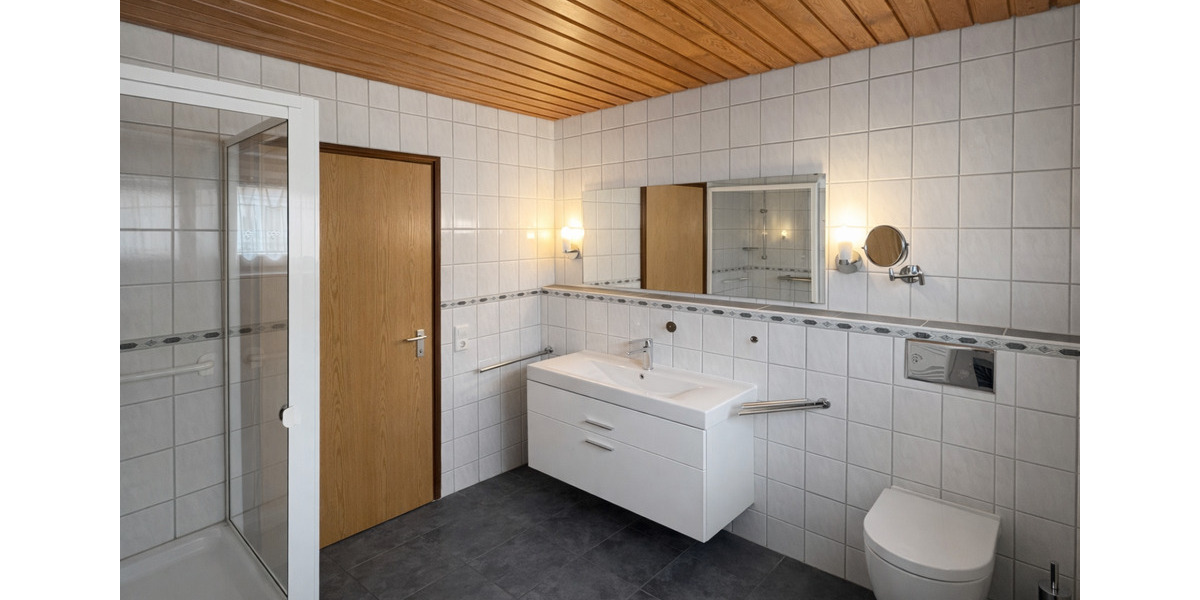 Bungalow Titisee-Neustadt Neustadt - 6 Zimmer, 175 m&sup2;, 450.000&euro; | Angebot:25173327