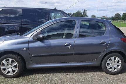 Peugeot 206 68.572 km 2.499 € Waldkirch 79183