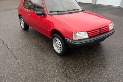 Peugeot 205 201.000 km 1.999 &euro; Freiburg 79111