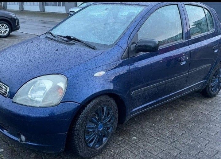 Toyota Yaris 191.000 km 2.450 € March 79232