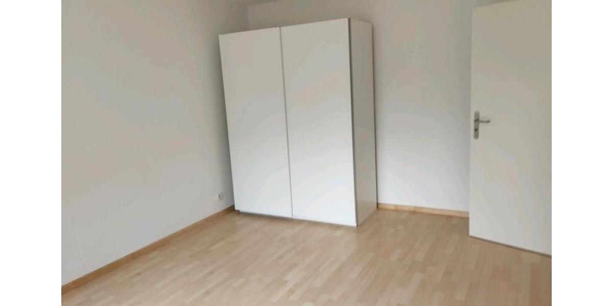 Helle 2-Zimmer Souterrain Wohnung mit Terrasse 2 zimmer