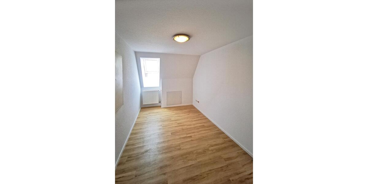 Dachgeschoßwohnung Hartheim am Rhein - 5 Zimmer, 132 m&sup2;, 1.520&euro; | Angebot:25106805