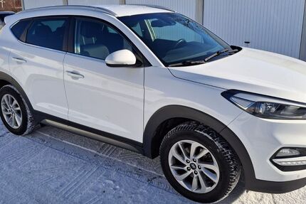 Hyundai TUCSON 299.000 km 7.990 &euro; Kenzingen 79341