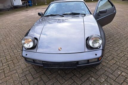 Porsche 928