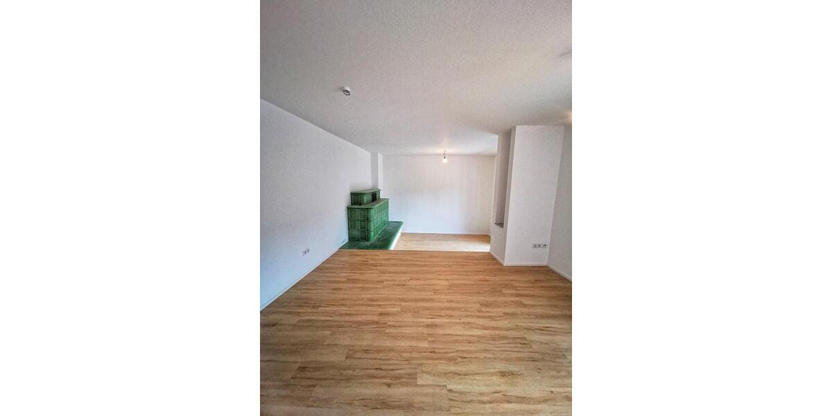 Dachgeschoßwohnung Hartheim am Rhein - 5 Zimmer, 132 m&sup2;, 1.520&euro; | Angebot:25106805