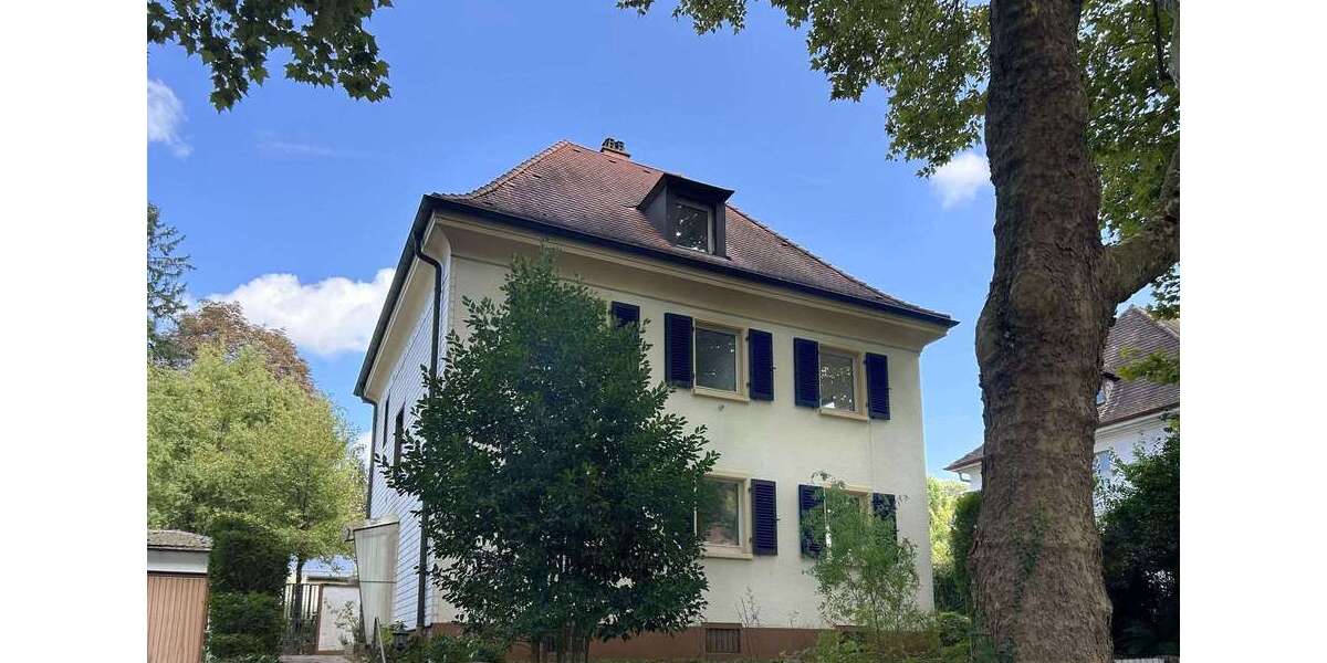 Haus zum Kaufen in Freiburg 1.160.000 € 154 m² 8 zimmer