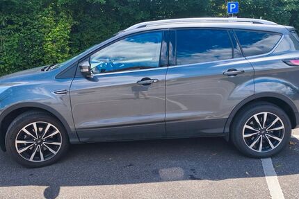 Ford Kuga 68.000 km 12.995 &euro; Emmendingen 79312
