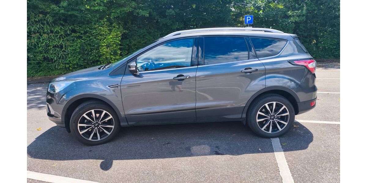 Ford Kuga 68.000 km 12.995 &euro; Emmendingen 79312