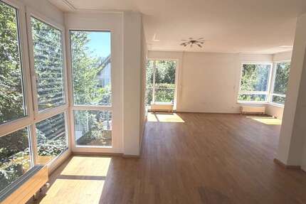 Haus Freiburg Ebnet - 6 Zimmer, 200 m&sup2;, 1.090.000&euro; | Angebot:27018132