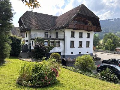 HISTORISCHES HAUS MIT EIGENER WASSERQUELLE