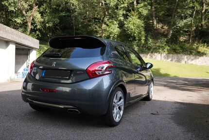 Peugeot 208 110.000 km 10.500 &euro; Waldkirch 79183