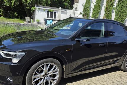 Audi e-tron 90.000 km 30.500 &euro; Freiburg 79114