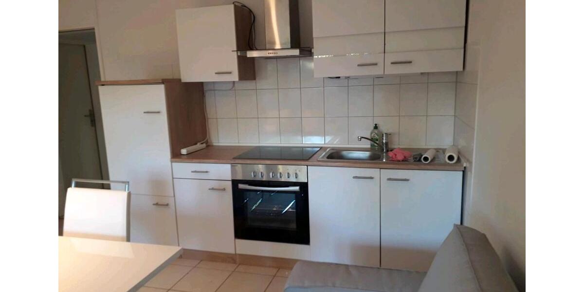 Helle 2-Zimmer Souterrain Wohnung mit Terrasse 2 zimmer