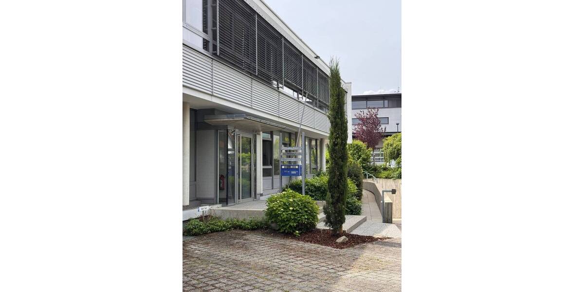 Gewerbeobjekt Kirchzarten - 2 Zimmer, 124 m&sup2;, 1.364&euro; | Angebot:25746098