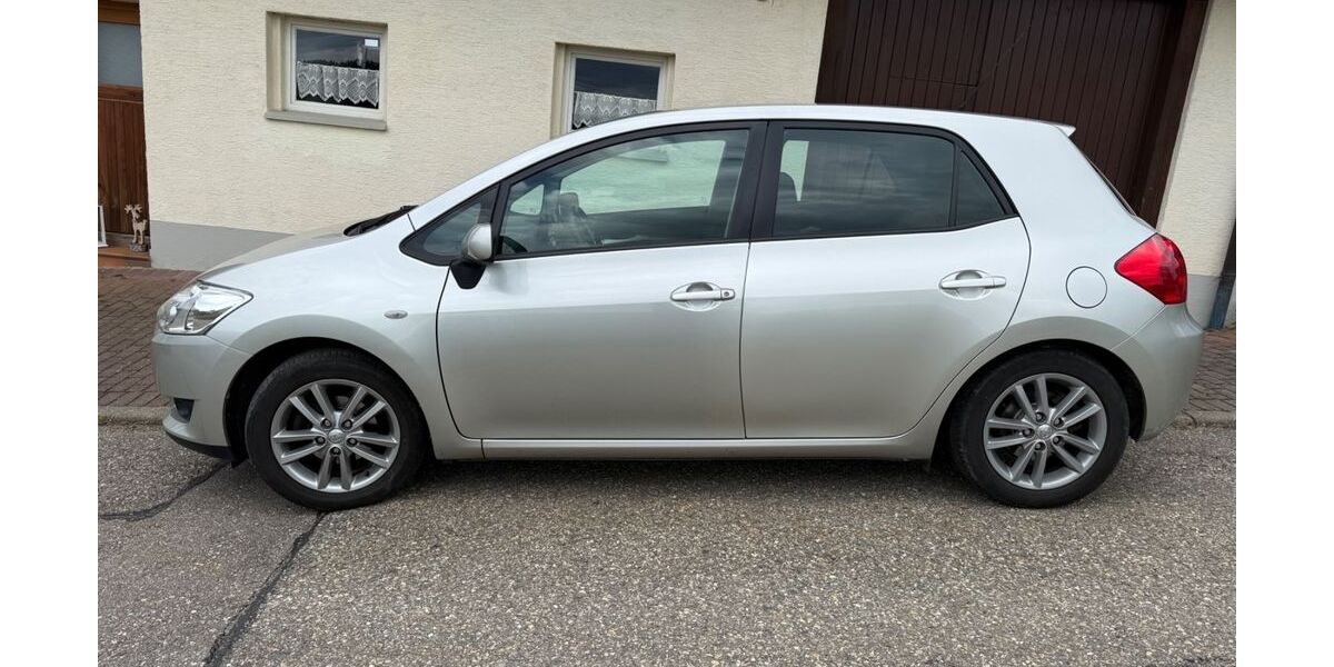 Toyota Auris 205.300 km 5.100 &euro; Horben 79289