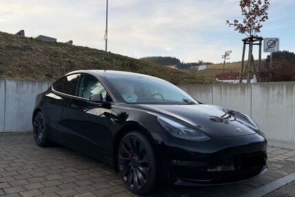 Tesla Model 3 98.800 km 29.900 &euro; Furtwangen 78120