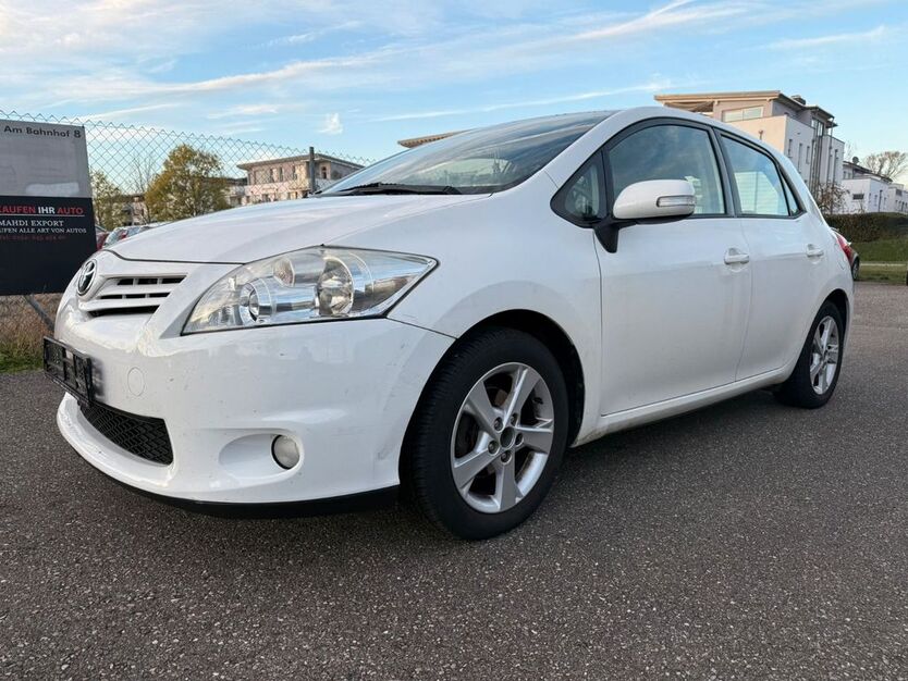 Toyota Auris 247.000 km 3.200 € March 79232