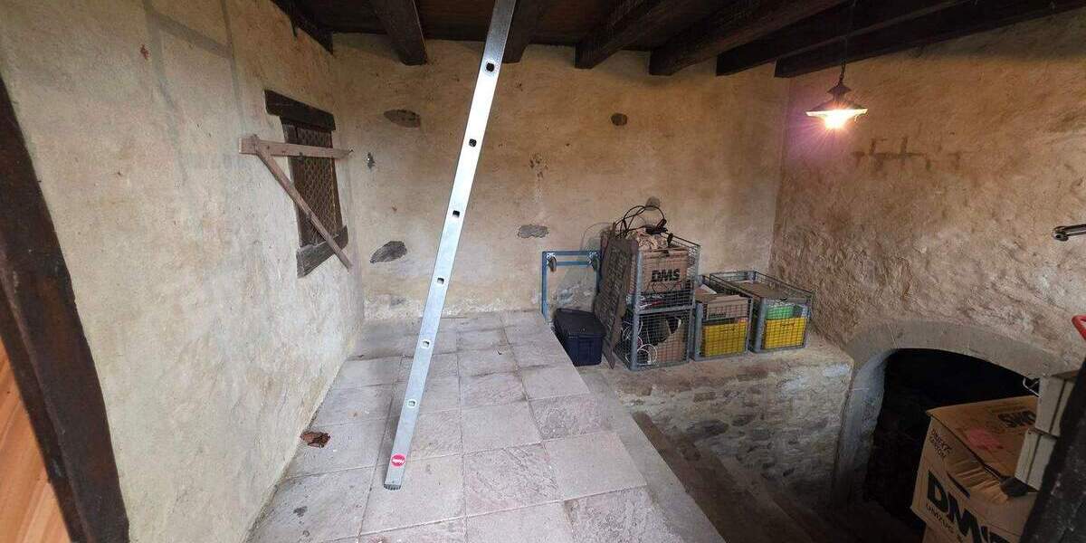 Mehrfamilienhaus, Wohnhaus Ehrenkirchen Kirchhofen - 5 Zimmer, 144 m&sup2;, 450.000&euro; | Angebot:25799435