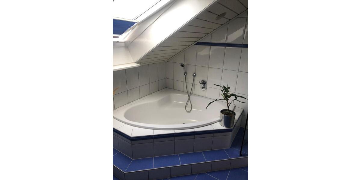 Dachgeschoßwohnung Elzach - 3 Zimmer, 95 m&sup2;, 900&euro; | Angebot:24828112