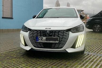 Peugeot 208 58.785 km 12.900 € Freiburg im Breisgau 79106
