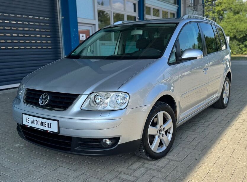 VW Touran 209.000 km 3.890 € Bötzingen 79268
