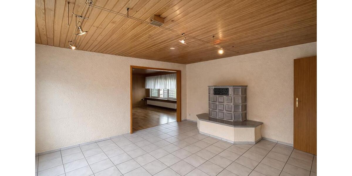 Bungalow Titisee-Neustadt Neustadt - 6 Zimmer, 175 m&sup2;, 360.000&euro; | Angebot:27076146