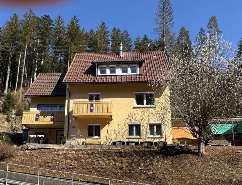 Haus zum Kaufen in Gütenbach 320.000 € 174 m²