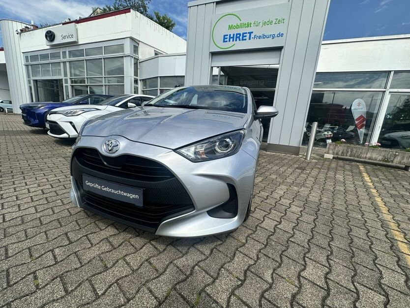 Toyota Yaris 13.592 km 16.490 € Freiburg 79111